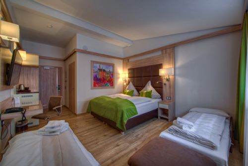 Hotel Motive, Zimmer, Doppelzimmer, Twinzimmer Comfort Plus mit 2 Extra Betten